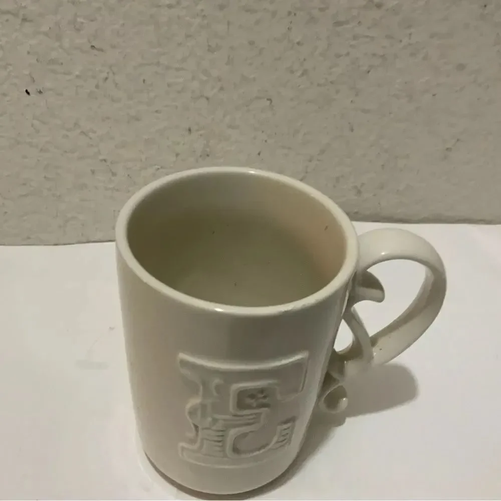 Mudpie ceramic white/cream mug with capital E, ornate handle Excellent B6